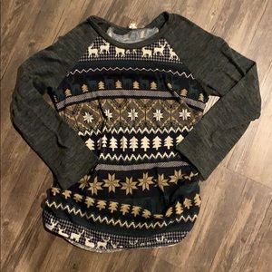 Holiday print maternity shirt